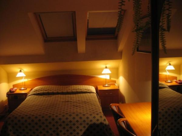 Hotel Alexandra Pobiedziska Bagian luar foto